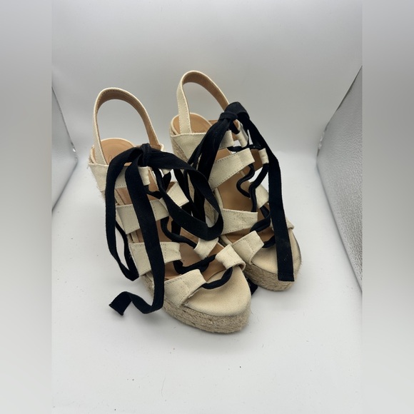 Castaner Shoes - Castanet Size 39 Espadrilles Sandals with Black Lace up tie